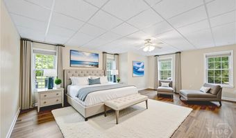 1050 Chestnut Glen Dr, Athens, GA 30606