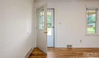 52 Blake Dr, Arden, NC 28704