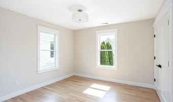 28 Carroll Ave, Newport, RI 02840