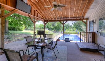 880 Oak Crst, Baxter Springs, KS 66713