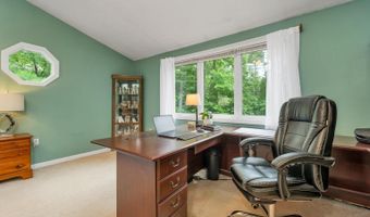 51 Palomino Ln, Bedford, NH 03110