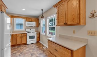 833 Lincoln St, Middletown, NJ 07748