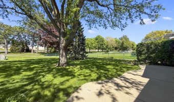1570 W Goldengate Dr, Addison, IL 60101