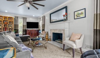 11806 E Arbor Dr, Anchorage, KY 40223