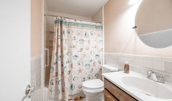 2 Chelsea Ct, Brookfield, CT 06804