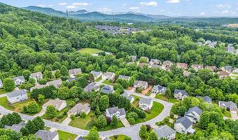 24 Yorktown Cir, Arden, NC 28704