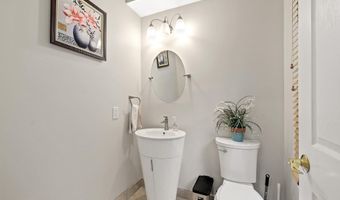 7230 BEVERLY St, Annandale, VA 22003