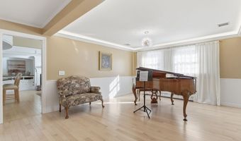 276 N Amherst Rd, Bedford, NH 03110