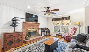 11 Southbury Rd, Cumberland, RI 02864