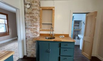 212 N WATER St, Algoma, WI 54201
