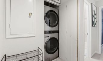 277 S PICKETT St 302, Alexandria, VA 22304