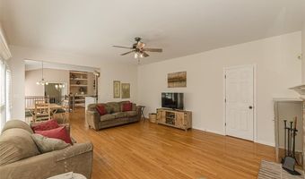 573 Castle Ridge Dr, Ballwin, MO 63021