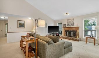 305 Arbor Glen Dr, Ballwin, MO 63021