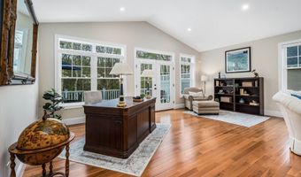 28 Blackstone Dr, Raymond, NH 03077
