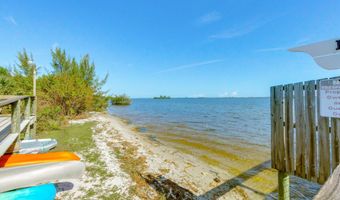 859 Tamarind Cir, Barefoot Bay, FL 32976