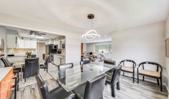 2700 E Bel Aire Dr 202, Arlington Heights, IL 60004