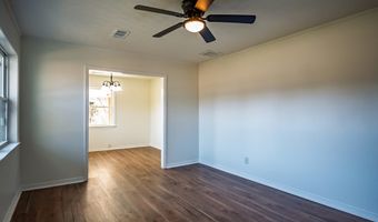 201 College St, Batesville, MS 38606