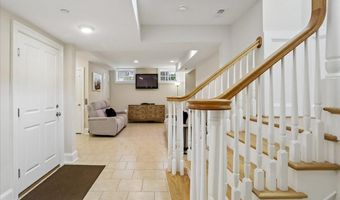 7800 RADNOR Rd, Bethesda, MD 20817