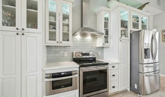 807 CHIPAWAY Dr, Apollo Beach, FL 33572