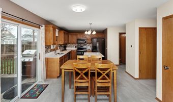 1003 10th Ave SE, Altoona, IA 50009