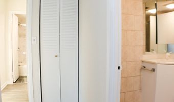 1225 MARTHA CUSTIS Dr 1417, Alexandria, VA 22302
