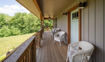 186 Pipers Creek Trl, Ararat, NC 27007