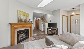 5325 Highpointe Ter, Bloomington, MN 55437