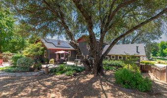 1070 Suzanne Dr, Angels Camp, CA 95222