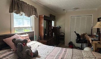40 N Richmond St, Auxier, KY 41602