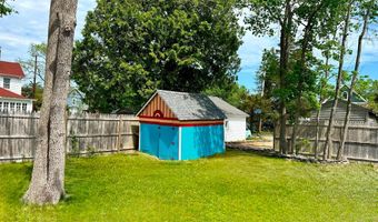 19 CENTER St, Barnegat, NJ 08005