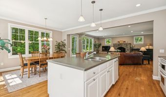 73 Pipers Point Ln, Alton, NH 03809