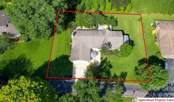5 Fairway Dr, Arden, NC 28704