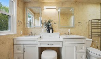 8121 BRIAR CREEK Dr, Annandale, VA 22003