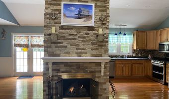 18 Beach Park Rd, Clinton, CT 06413