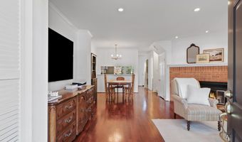 811 GIBBON St, Alexandria, VA 22314
