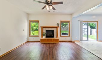 403 4th St NW, Altoona, IA 50009