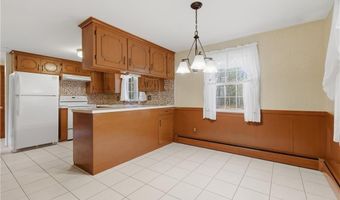 2 High Ridge Dr, Cumberland, RI 02864