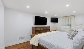 31 Hallron St, Boston, MA 02136