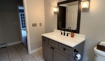 4 Dunnmoore Dr, Bow, NH 03304