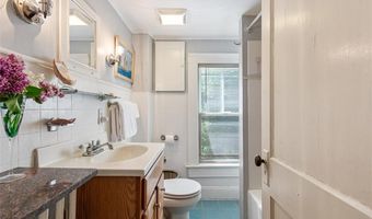 74 Third St, Newport, RI 02840