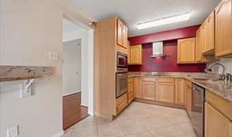 7401 WESTLAKE Ter 607, Bethesda, MD 20817