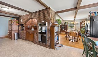 186 Schaeffer Rd, Bethany, CT 06524