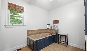 2316 Woodview Ct, Ashland, OH 44805
