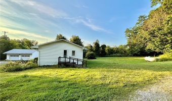 8238 Center Rd, Ashtabula, OH 44004