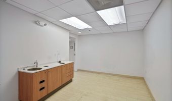 3 WASHINGTON Cir NW G2, Washington, DC 20037