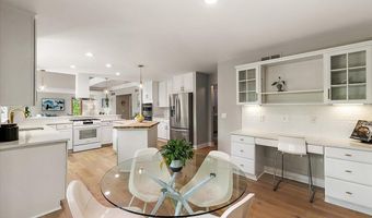 3427 E Dobson Pl, Ann Arbor, MI 48105