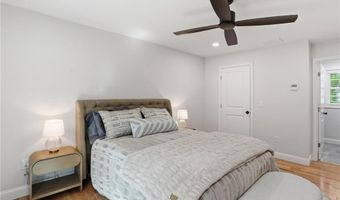 72 Wilbur Rd, Lincoln, RI 02865