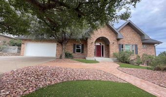 808 Dennis Way, Carlsbad, NM 88220