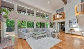 7708 Creekwood Ln, Amberley, OH 45237
