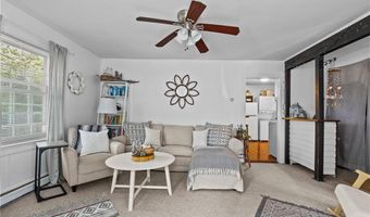 28 Young St, Newport, RI 02840